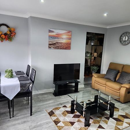 Fm Homes & Apartments 3 Bedroom Motherwell Extérieur photo